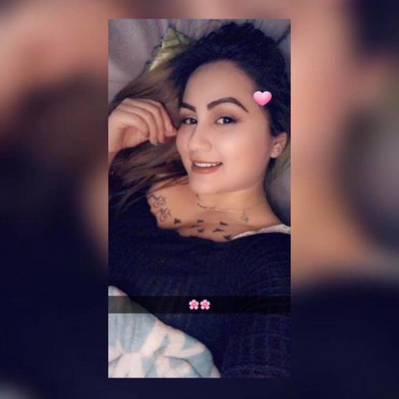 Meet your Posher, Julissa - Picture 1 of 1